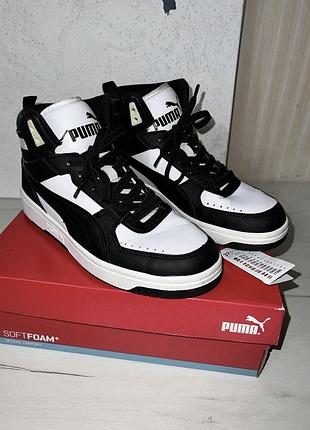 Жіноче портивне взуття puma