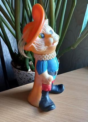 Резиновая игрушка "кот в сапогах" 3