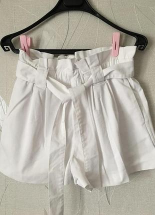 Шорти білі zara