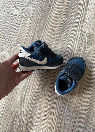 Кроссовки малышу nike