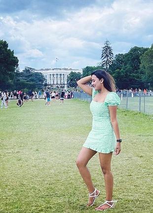 Платье зелено в цветы с поясом лен zara м