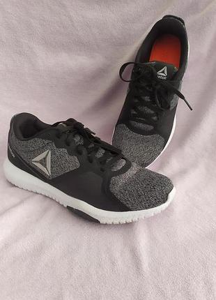 Жіночі кросівки reebok flexagon force.