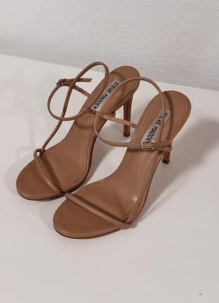 Босоніжки на підборах steve madden 36 розмір
