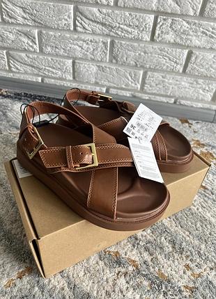 Шкіряні сандалі босоніжки zara reserved