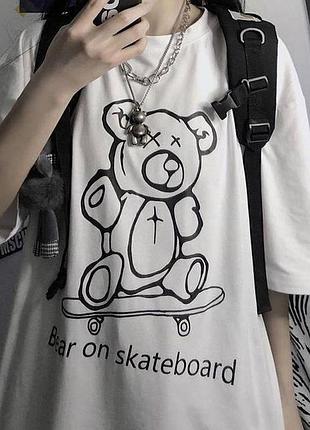 Повсякденна футболка loys з принтом «bear on skateboard» xs