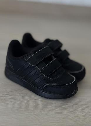 Кросівки на хлопчика adidas 22 розмір