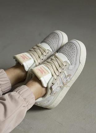 Кросівки жіночі adidas forum low beige