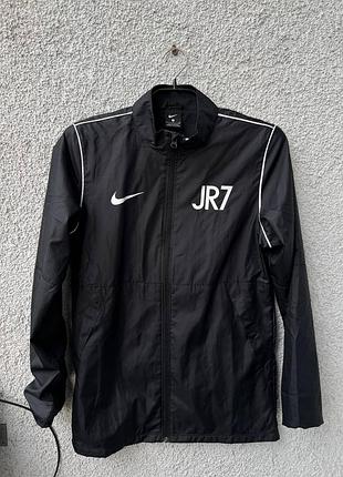 Спортивна вітровка nike