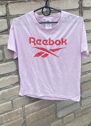 Укорочена футболка reebok