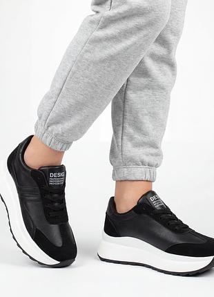 Женские легкие кроссовки no brand 1855 черные 40