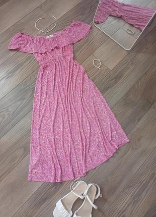 Платье в мелкий цветочек mango zara летнее с открытыми плечами размер s, m