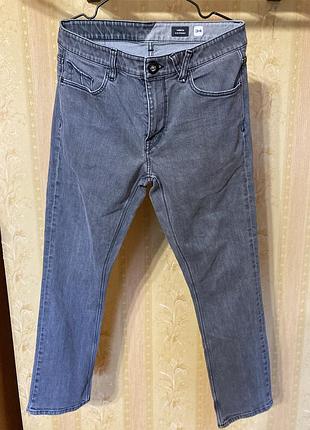 Джинсы vorta slim straight 34". не ношенные