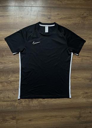 Спортивна футболка nike m-l dri-fit чоловіча чорна оригінал тренувальна 10/10 нові колекції найк драйфит