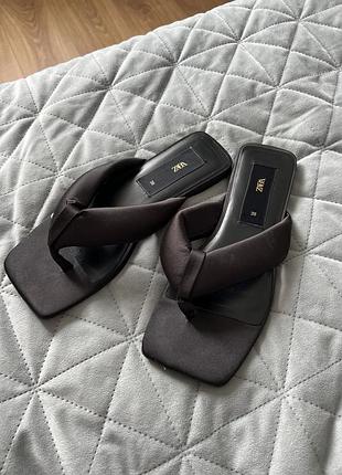 Вʼєтнамки шльопанці  сатинові zara