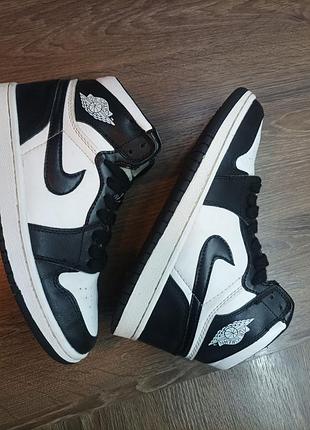 Кроссовки nike air jordan 1 retro р.39 стелька 25,5см