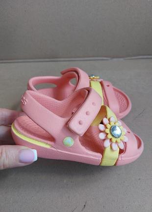 Оригинальные детяжные босоножки crocs с6 размер 22 стелька 13,2
,