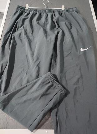 Чоловічі спортивні штани бренду nike 
розмір xl
