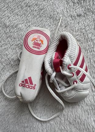 Дитячі пінетки / кросівки adidas
