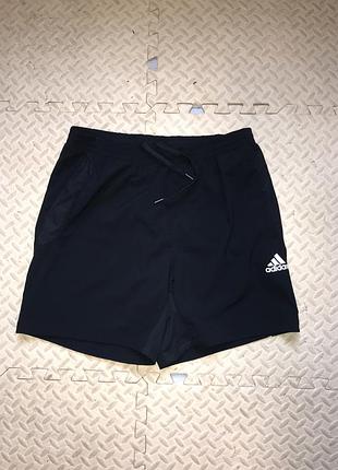 Чоловічі спортивні шорти adidas розмір l