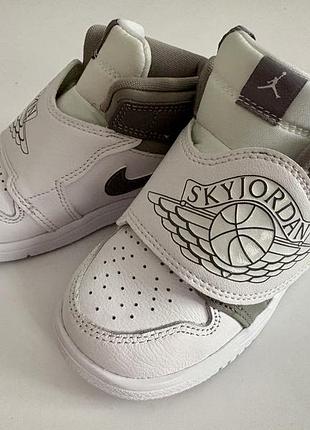 Нові дитячі кросівки sky jordan 1 (td)