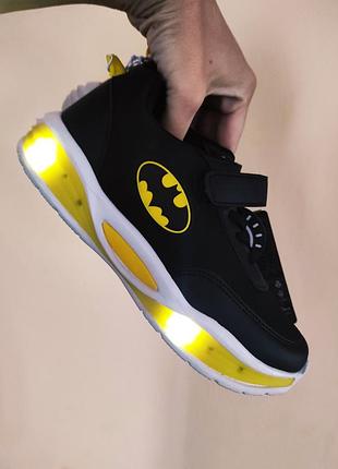 35 р. кроссовки sinsay batman светятся