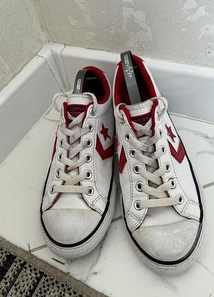 Білі шкіряні кеди converse star player з червоними акцентами