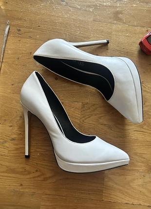 Нові туфлі білі човники шкіра aldo оригінал