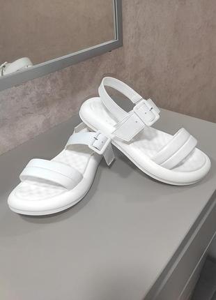 Босоножки женские, кожа