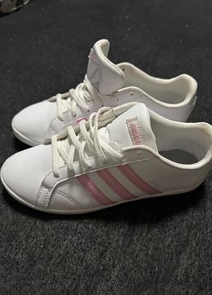 Кеди adidas білі