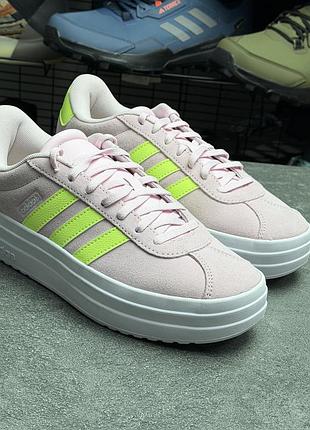 Шкіряні кросівки на платформі адідас adidas ji1017