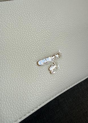 Нова біла сумка guess. через плече. 5