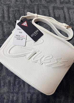Нова біла сумка guess. через плече.