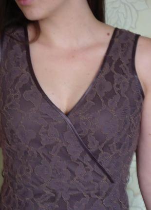 Елегантне плаття з гіпюру коричневого кольору3 фото