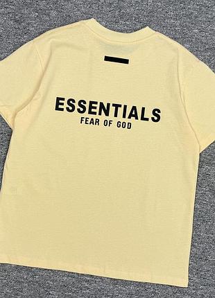 Футболка fog essentials тишка фог есеншел fear of god унісекс чоловіча преміум футболка з великим логотипом на спині кремовий, s