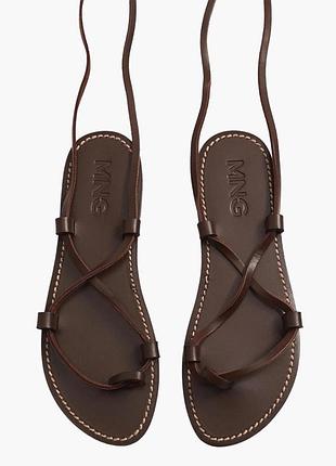 Коричневі сандалі mango