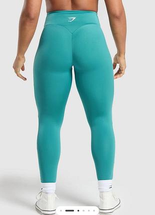 Спортивні лосіни gymshark вказаний розмір xl.