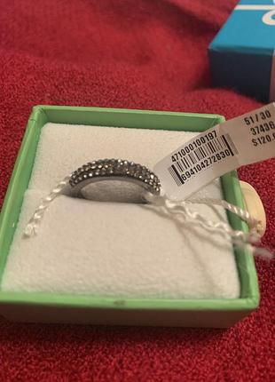 Кільце з камінням 8