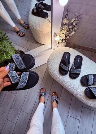Шльопанці жіночі