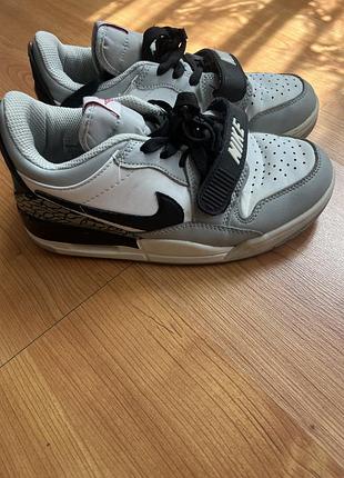 Кросівки nike air jordan legacy 312 low