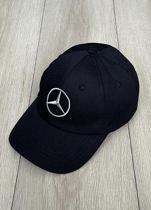 Чорна кепка mercedes benz