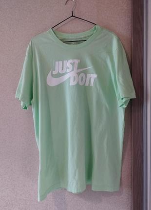 Чоловіча футболка nike