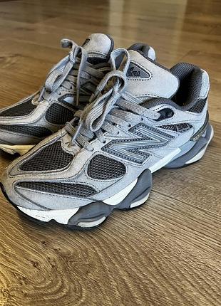 Кросівки жіночі сірі new balance