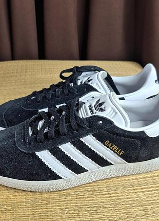 Оригинальный 100% кроссовки adidas gazelle core black (размер 42-27см).