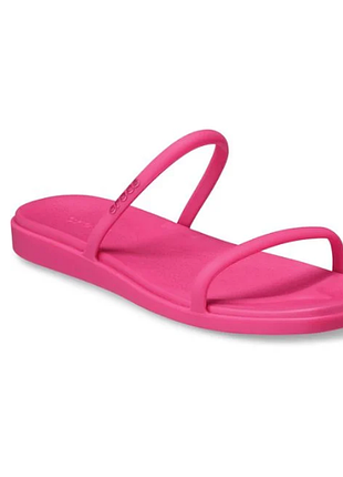 Crocs шлепки шльопанцы miami two strap dragon fruit