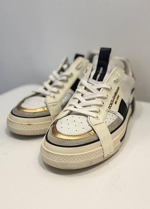 Шкіряні снікери dolce & gabbana custom 2.zero у біло-чорно-золотистому виконанні.