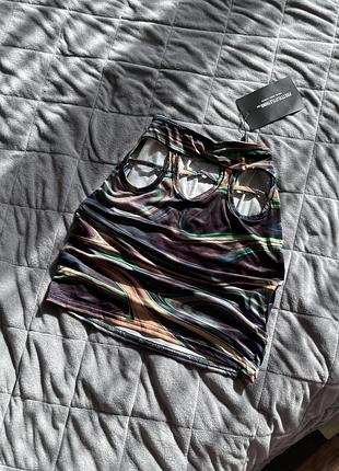 Спідниця з отворами декор