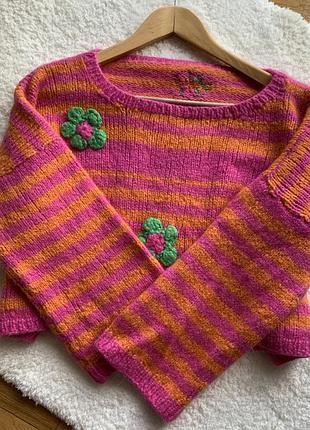 В’язаний вкорочений светр з квітами handmade кроп джемпер рожевий oversize