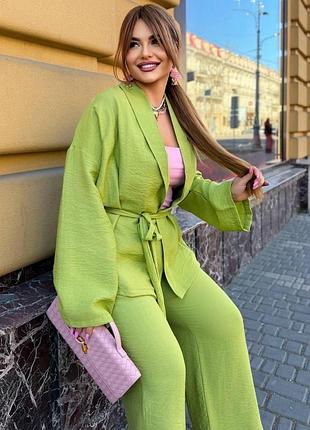 Женский костюм из легкой ткани