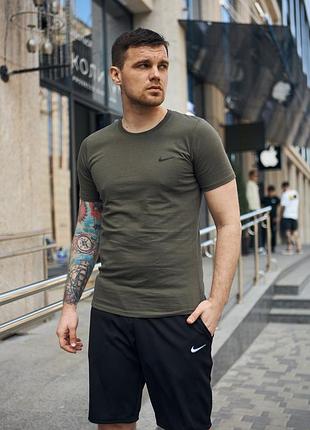Футболка чоловіча спортивна хакі nike
