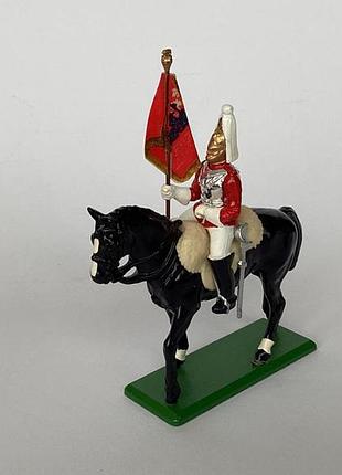 Олов'яний солдатик britains 41076 life guard mounted standard bearer (1:32).